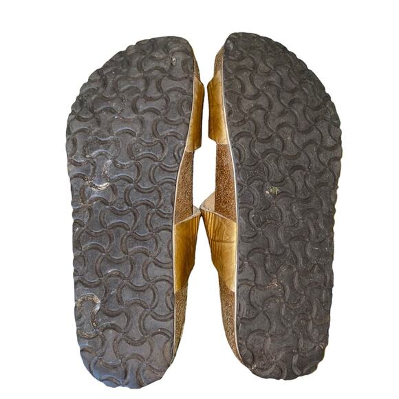 Birki's by Birkenstock soft footbed big buckle sandals Gold L10 M8 - Picture 4 of 12